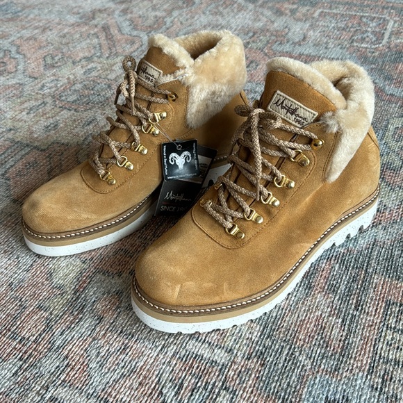 La Montelliana Tofane Genuine Shearling Bootie - Picture 5 of 11